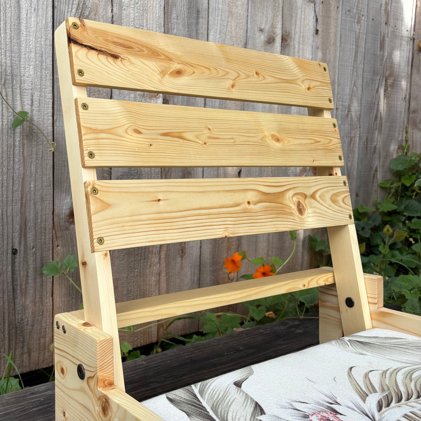 The Baywood Beach Chair - Tropical Dream